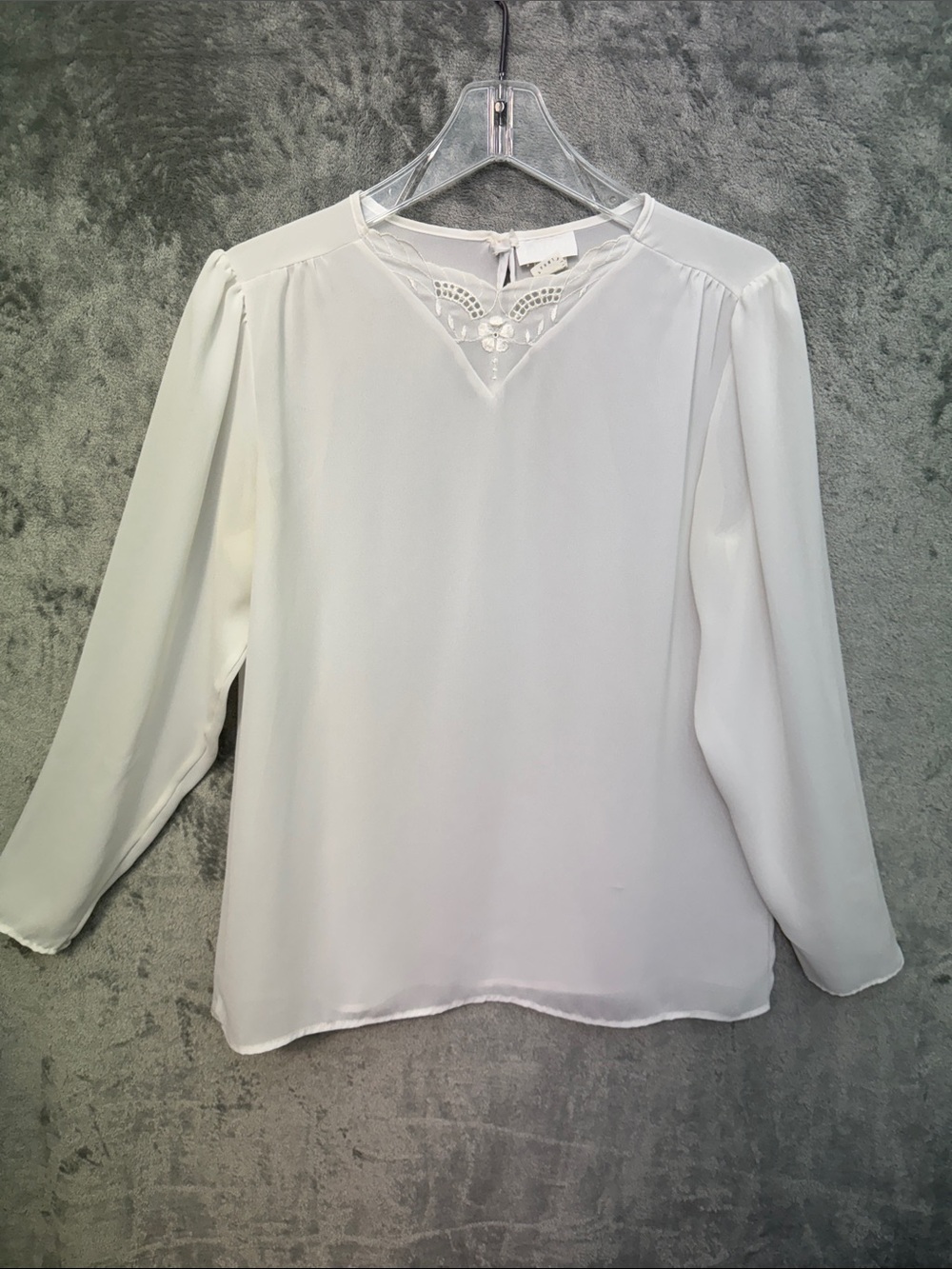 Joseph II sz 14 vtg Ivory V-Neck Lace Yoke Blouse USA